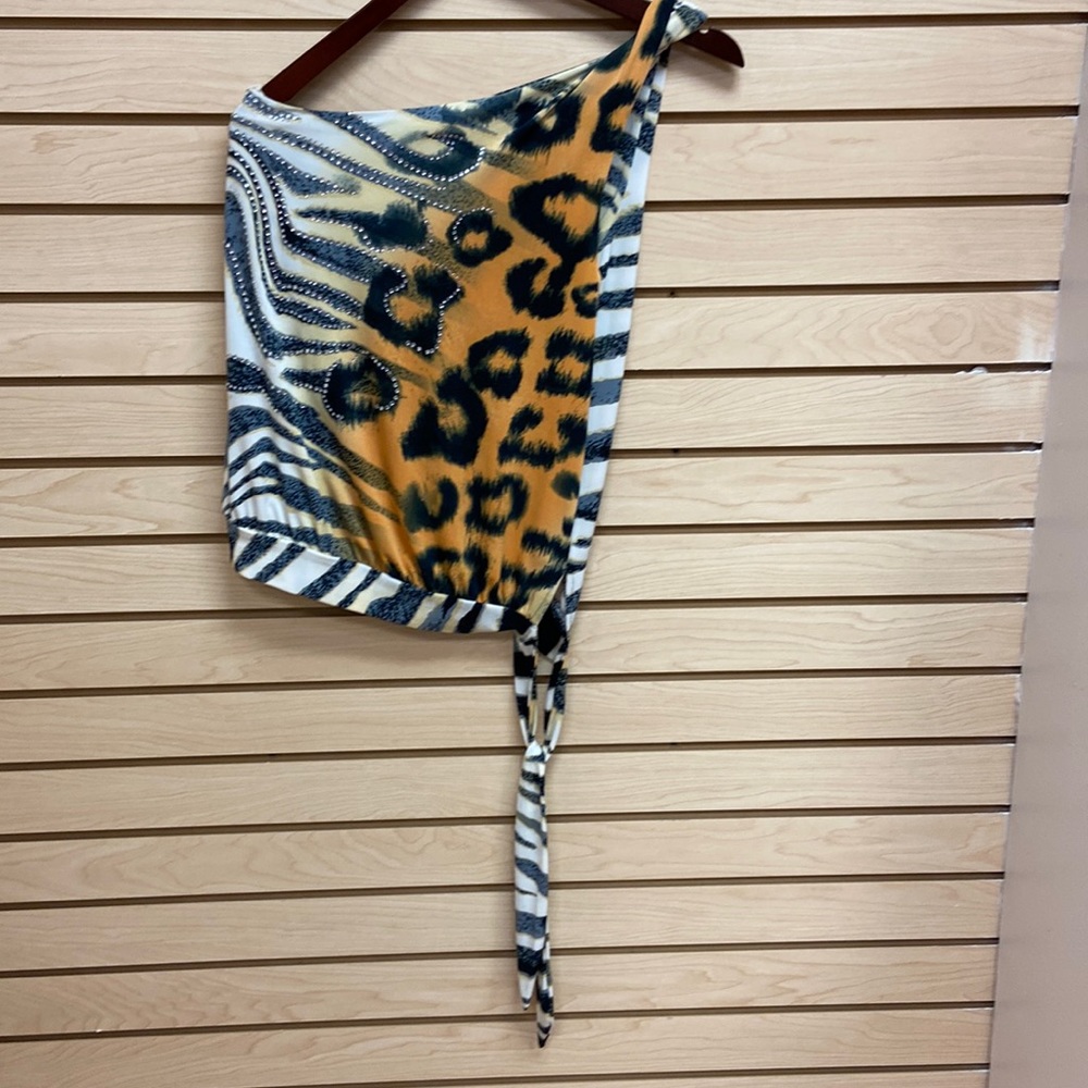 VDP fashionable women top Size Medium Italy size 36